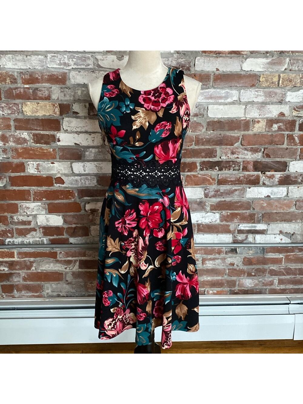 Homeyee Black Floral Lace Waist A Frame Midi Dress Size M/6 NWT